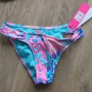 NWT Lilly Pulitzer Swimsuit bottom. Clancy Bottom- splendor in the sand. Size 6.